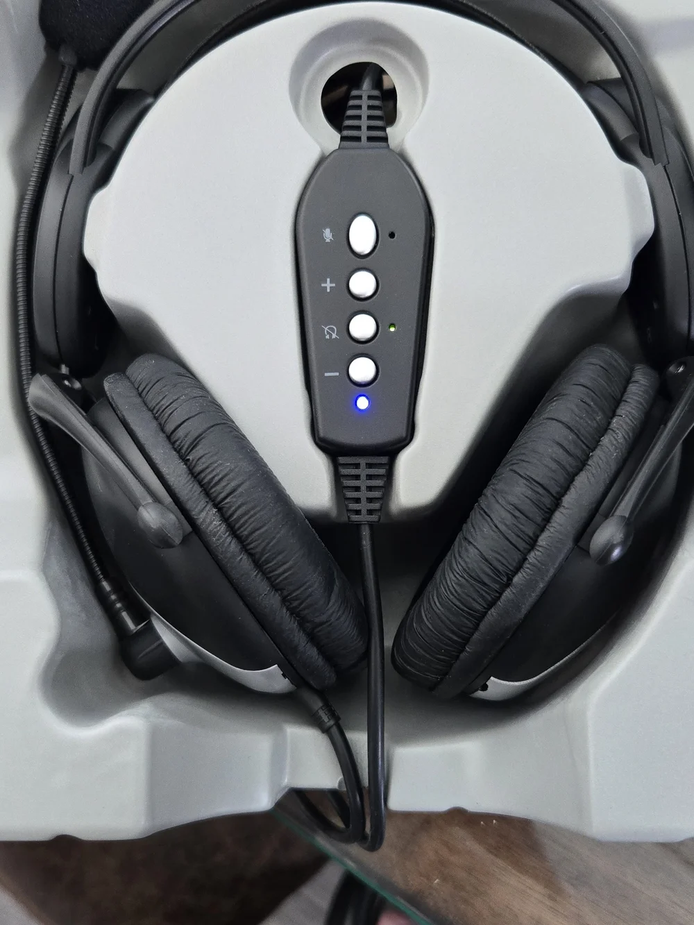 TekRepublic TH Gaming Headset Virtual 7.1 USB New Open Box Tested Complete.